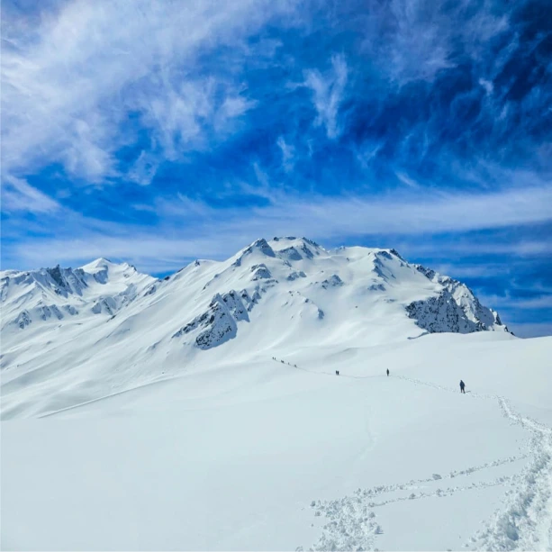 Sar Pass Ridge & The Frozen Pond